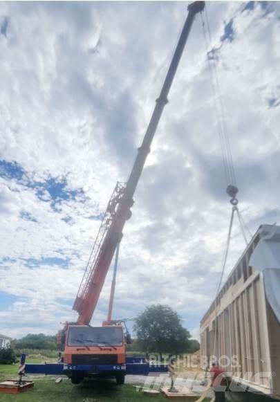 Grove GMK4075 All terrain cranes