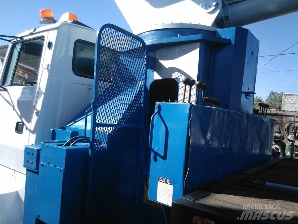 Manitex 30100 Truck mounted cranes