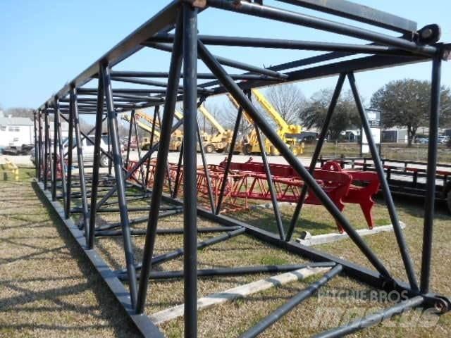 Manitowoc  Booms and arms