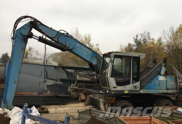 Fuchs MHL 320 Waste / industry handlers