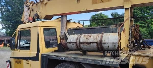 Tatra 815 AD 28 Truck mounted cranes