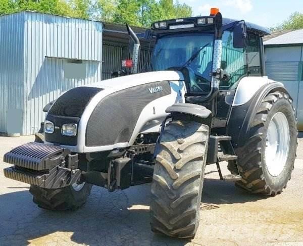Valtra T190 Tractors