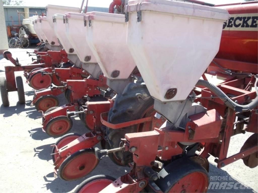 Becker Aeromat 8DT Sowing machines