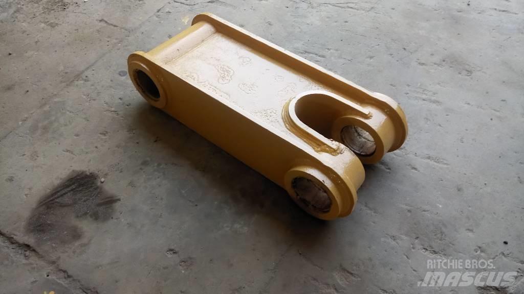 CAT 245 Chassis and suspension