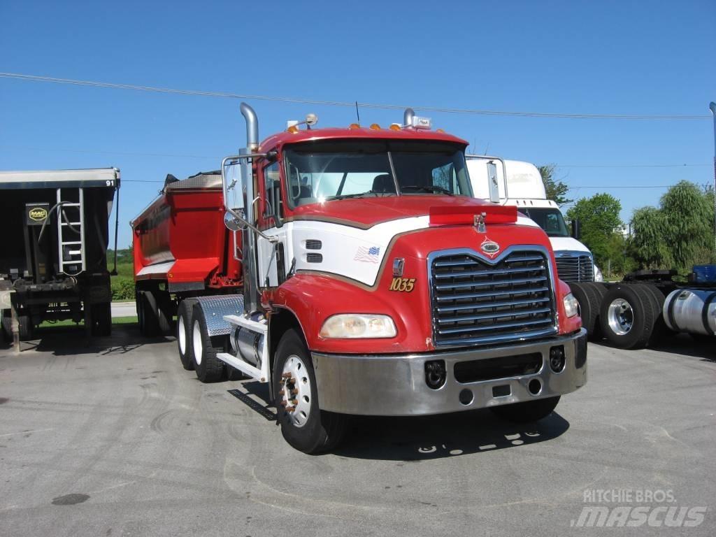 Mack CXN 613 Prime Movers