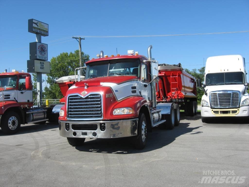 Mack CXN 613 Prime Movers