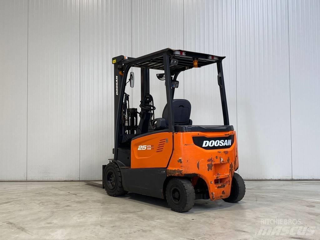 Doosan B25X-7 Electric forklift trucks
