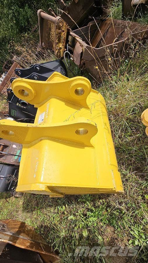 Komatsu PC200 Buckets