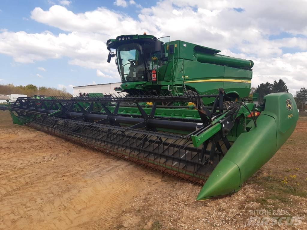 John Deere 640 D Combine harvester heads