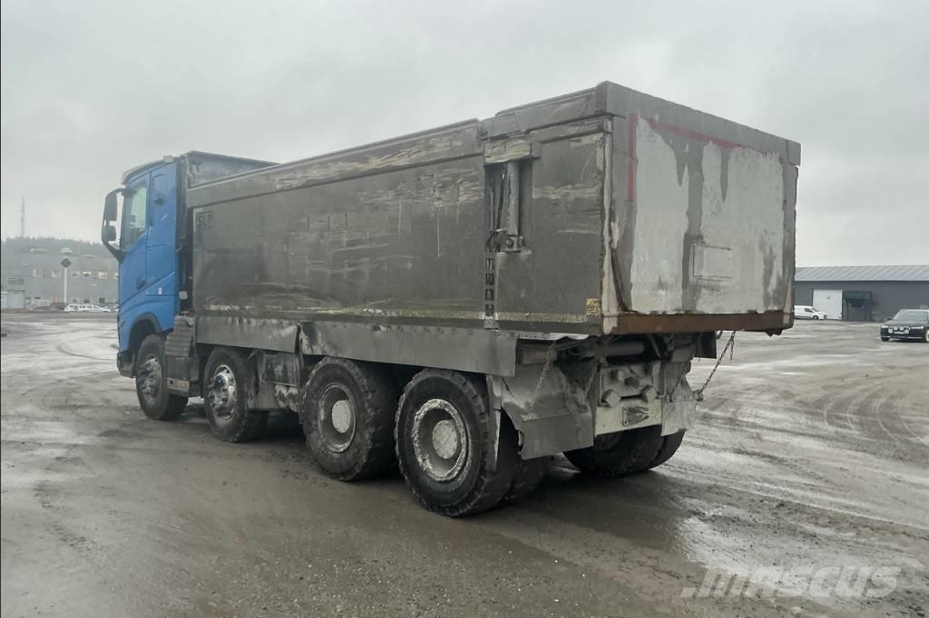 Volvo FH 540 Skip bin truck