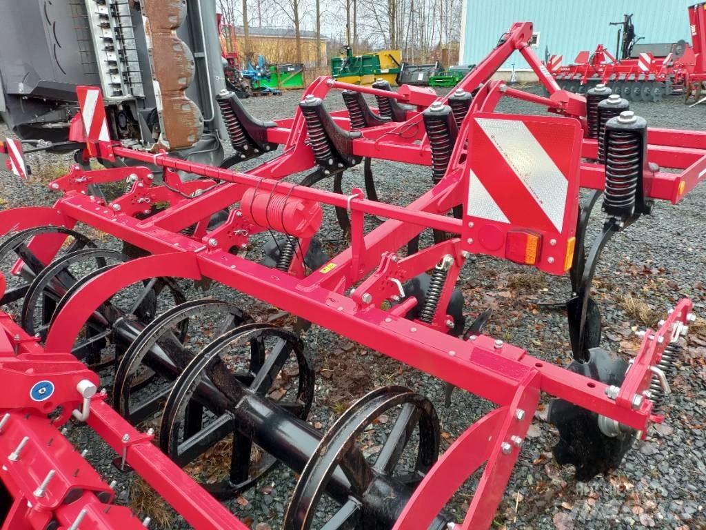 Horsch Terrano 3 FX Cultivators