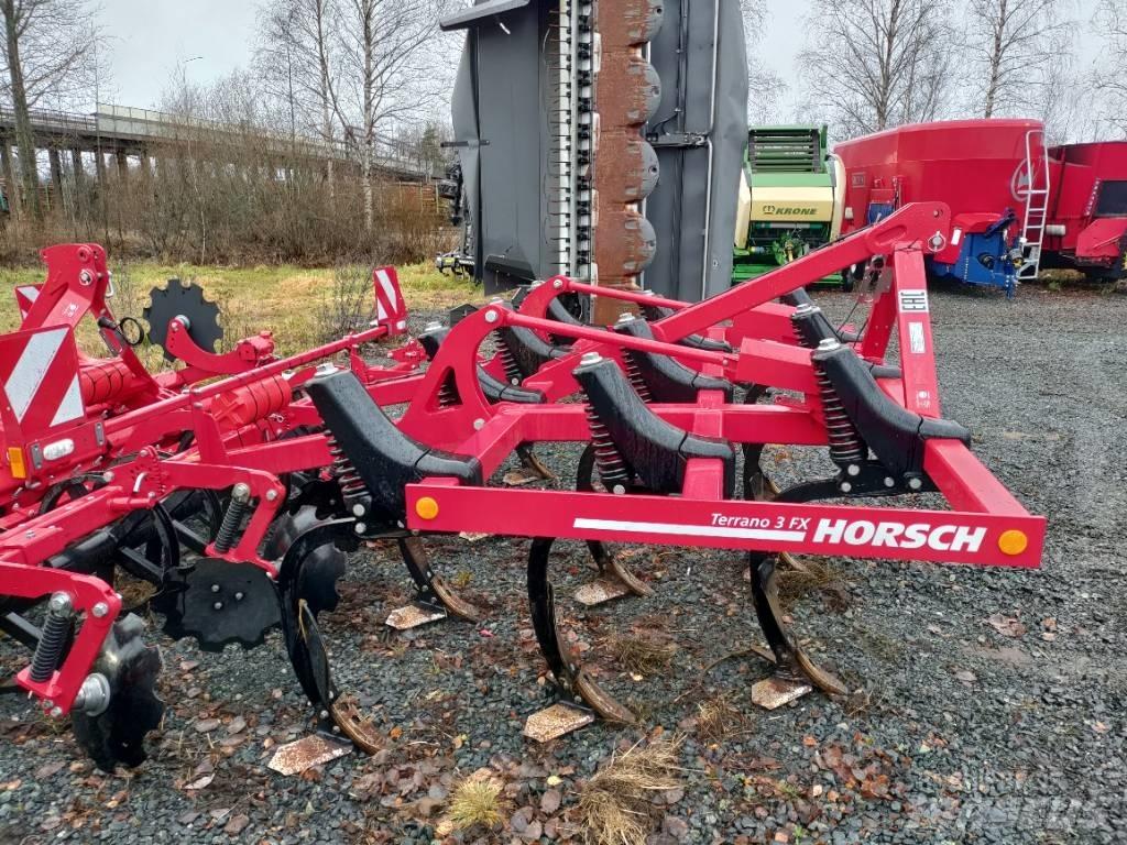 Horsch Terrano 3 FX Cultivators