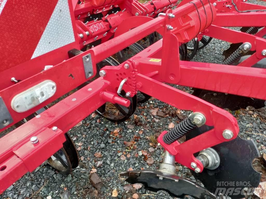 Horsch Terrano 3 FX Cultivators