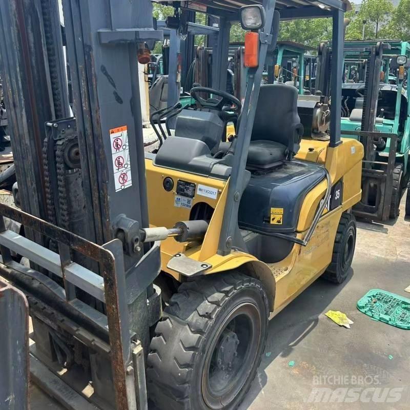 CAT 35 Diesel trucks