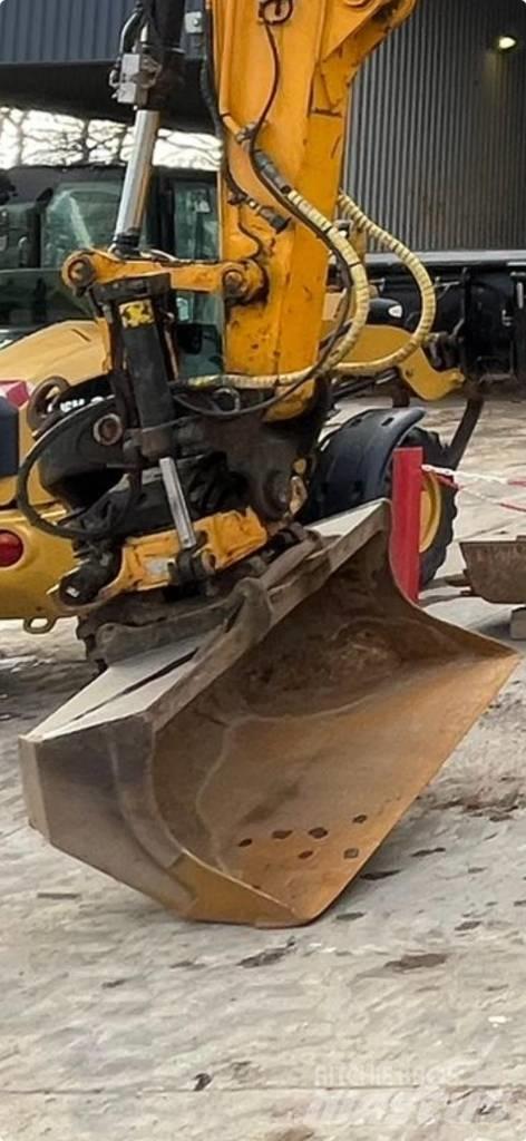 JCB JS 145 W Wheeled excavators