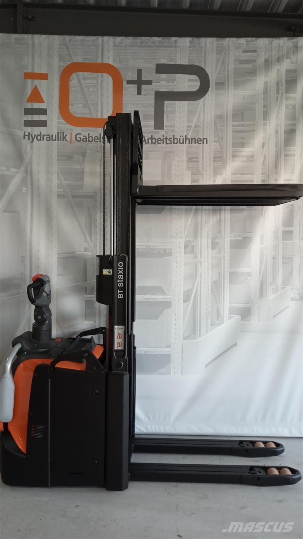 Toyota SPE200D Self propelled stackers