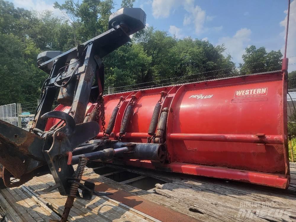 Western PRO PLUS Snow blades and plows