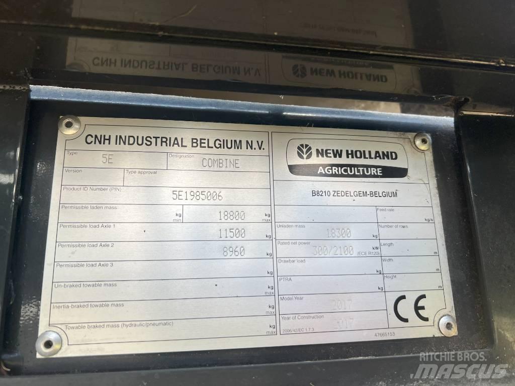 New Holland 8.85 Combine harvesters