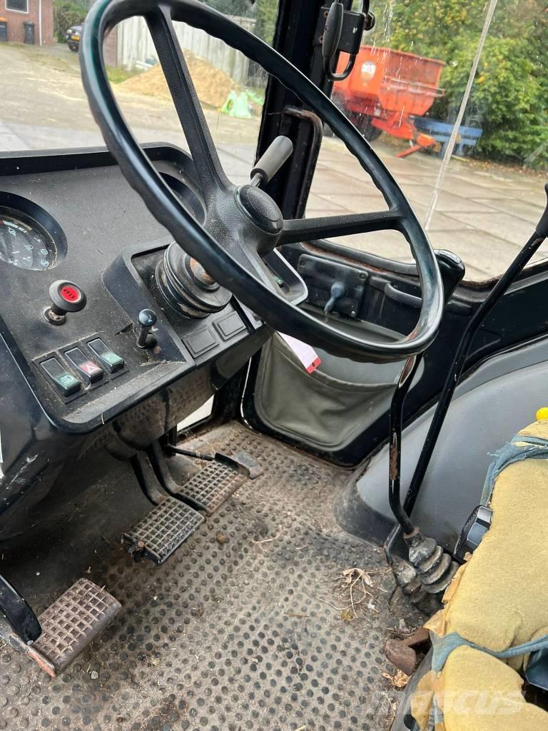 Case IH 745 XL Tractors