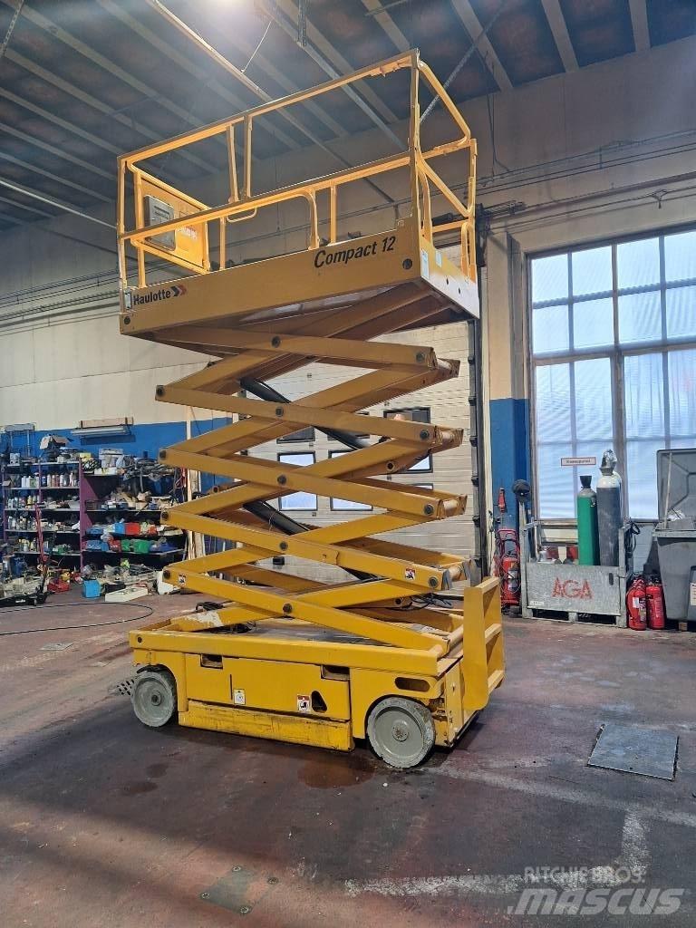 Haulotte Compact 12 Scissor lifts