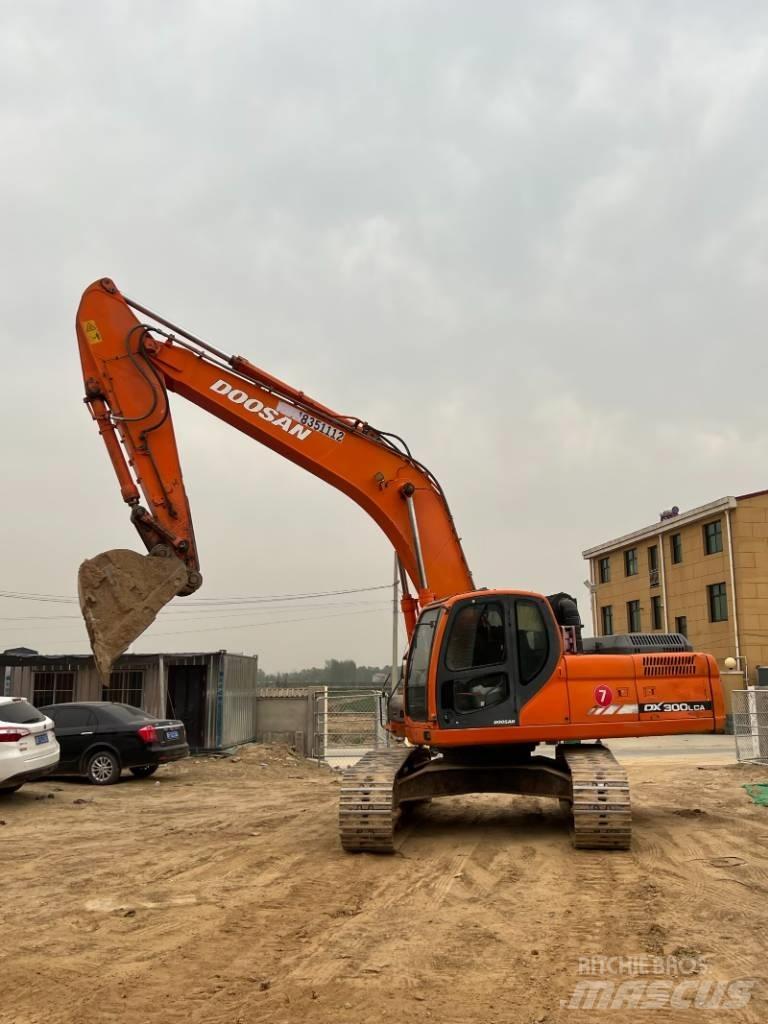 Doosan DX300LCA Crawler excavators