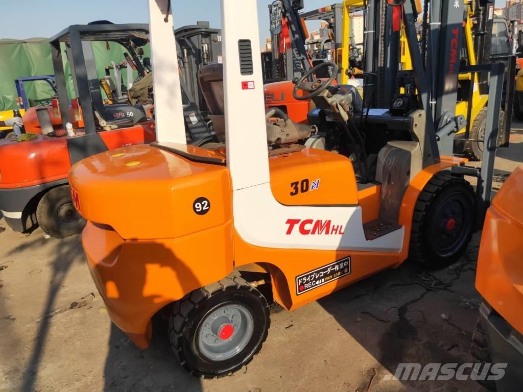 TCM FD30 Diesel trucks