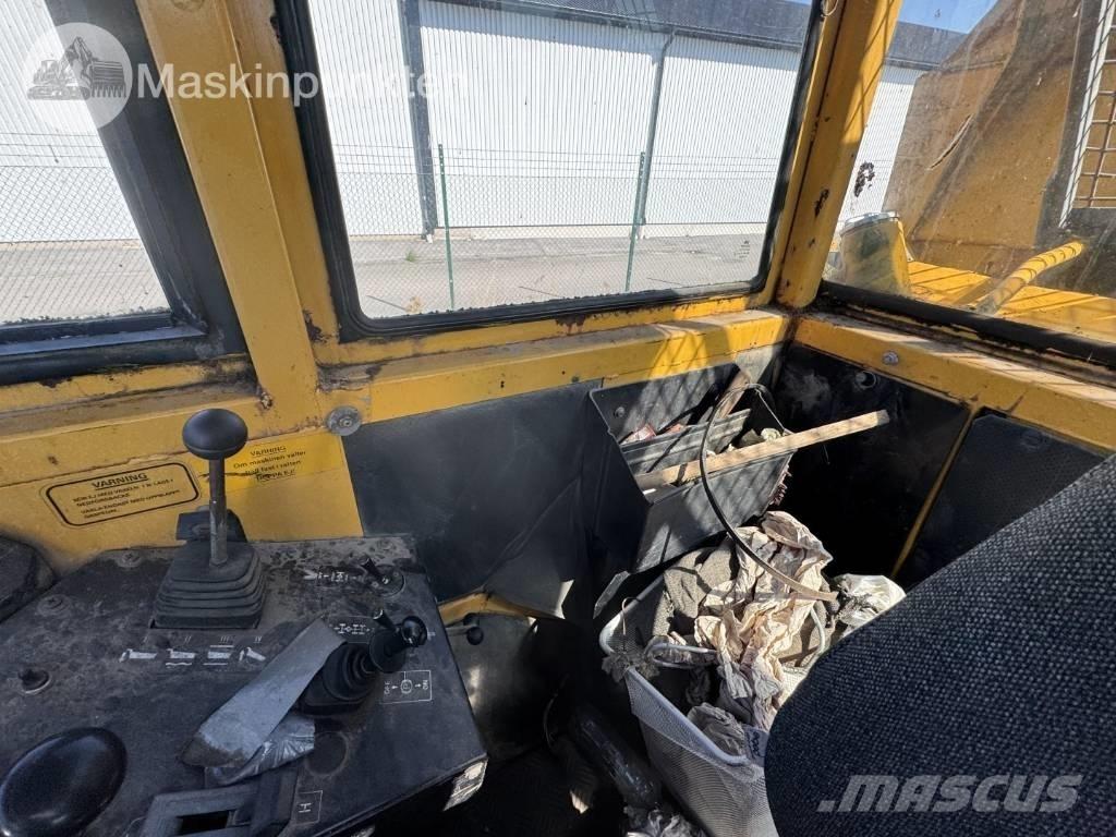 Volvo A 25 C Articulated Haulers