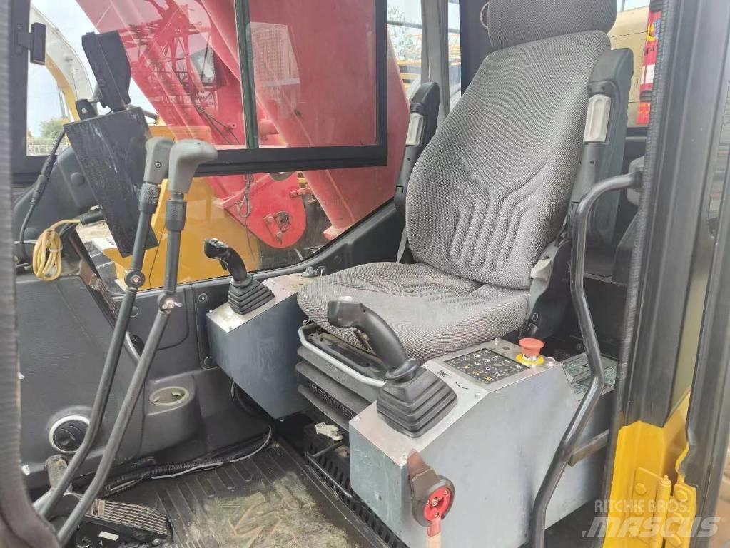 Sany SCC 1000 Track mounted cranes