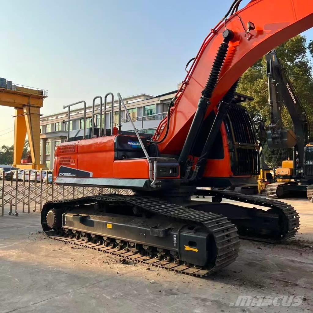 Doosan DX225LC-9C Crawler excavators