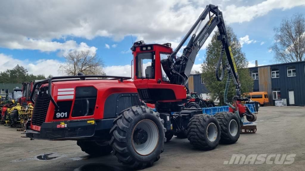 Komatsu 901 Harvesters