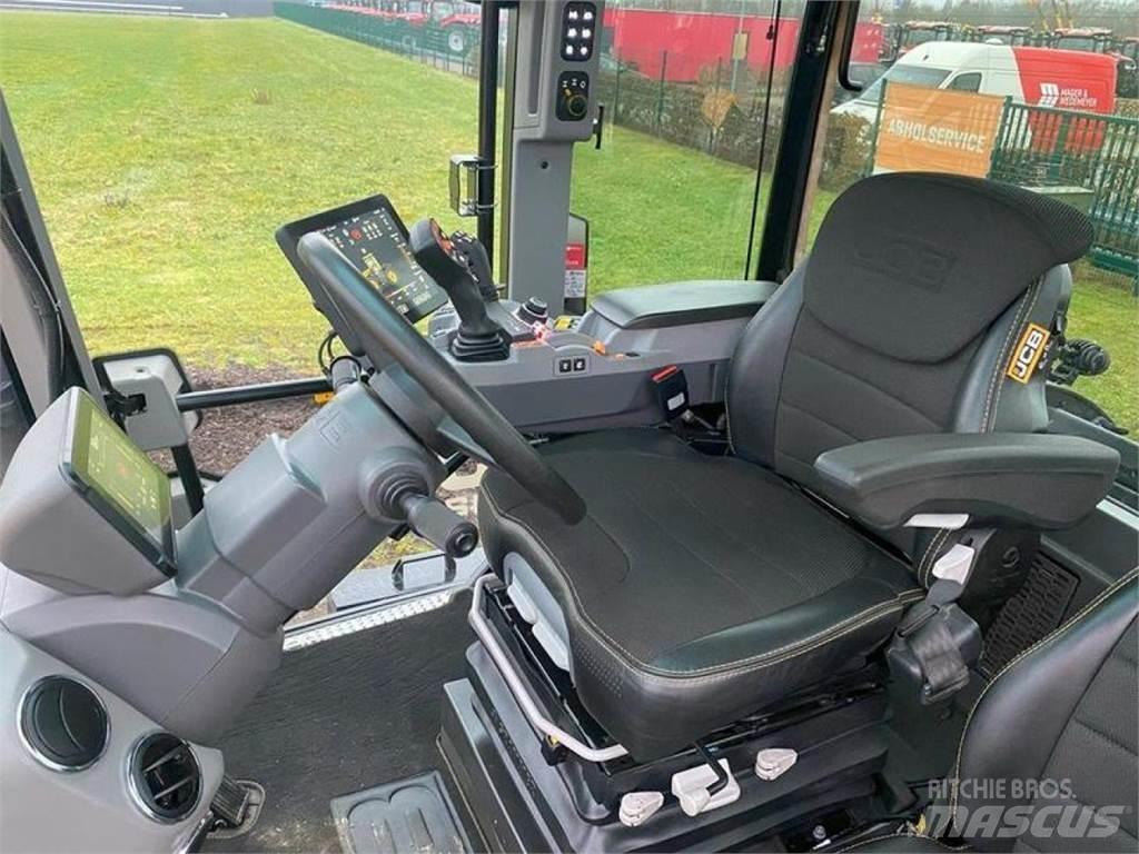 JCB 4220 ICON Tractors