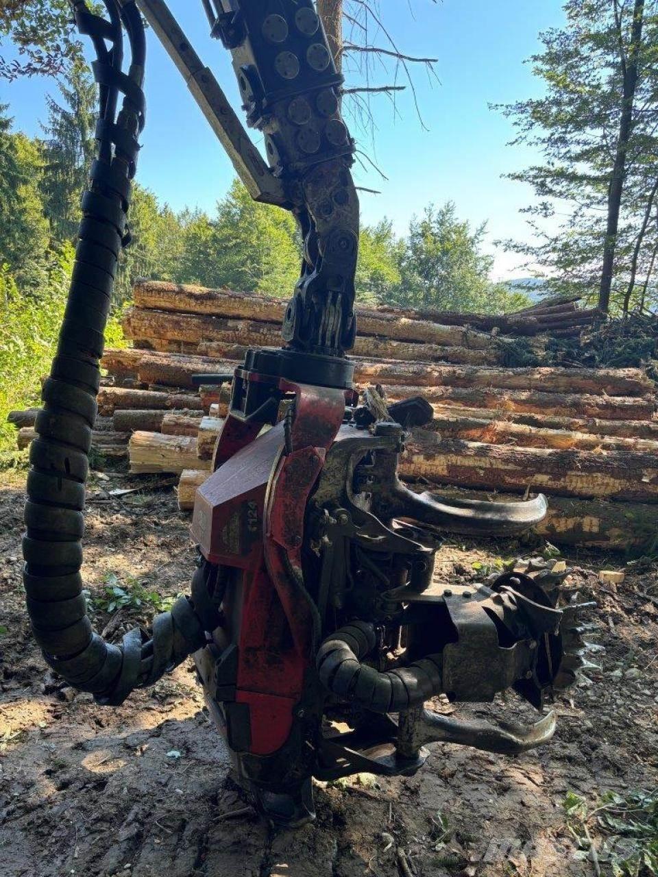 Komatsu 931 XC Harvesters