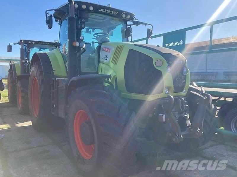CLAAS Axion 830 Tractors