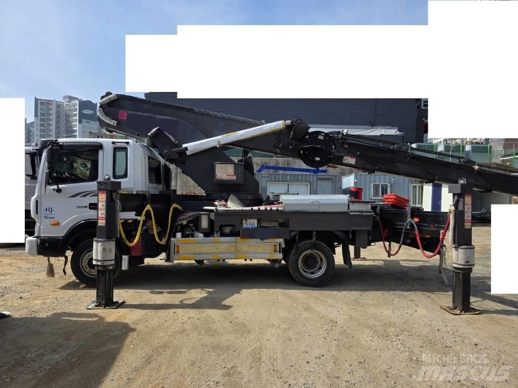 Hyundai HS3870 Truck mounted platforms