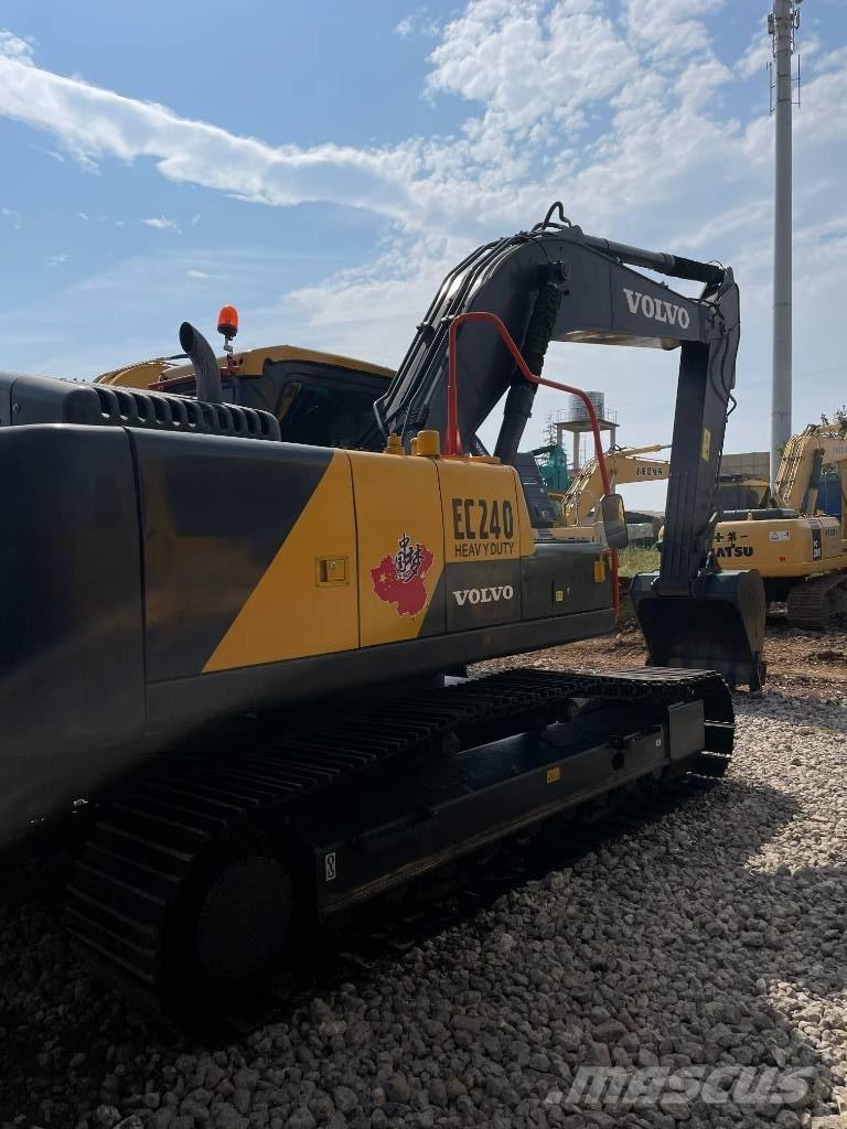 Volvo 240 Crawler excavators