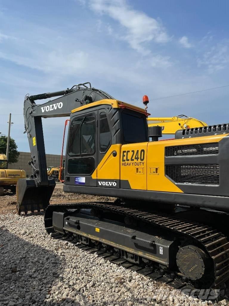 Volvo 240 Crawler excavators