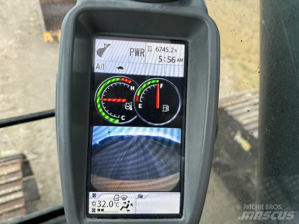 DEERE 210G LC Crawler excavators