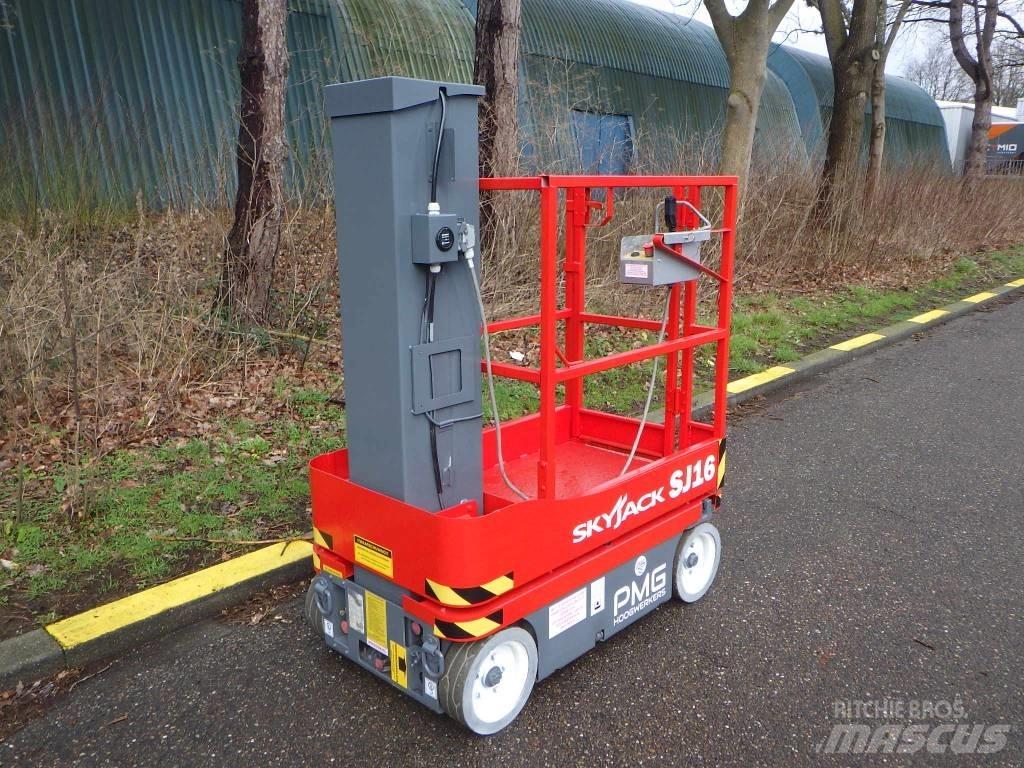 SkyJack SJ16 Used Personnel lifts and access elevators