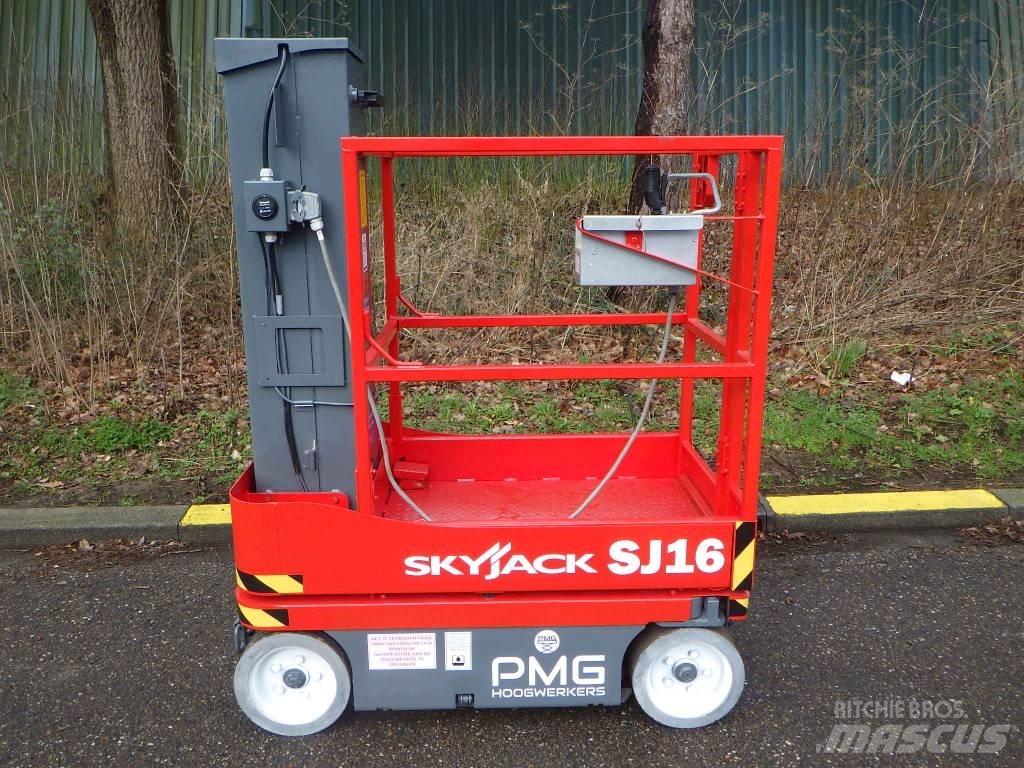 SkyJack SJ16 Used Personnel lifts and access elevators