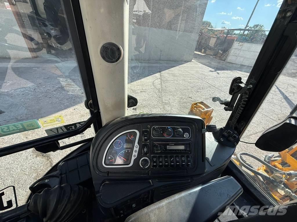 JCB 3 CX Backhoe