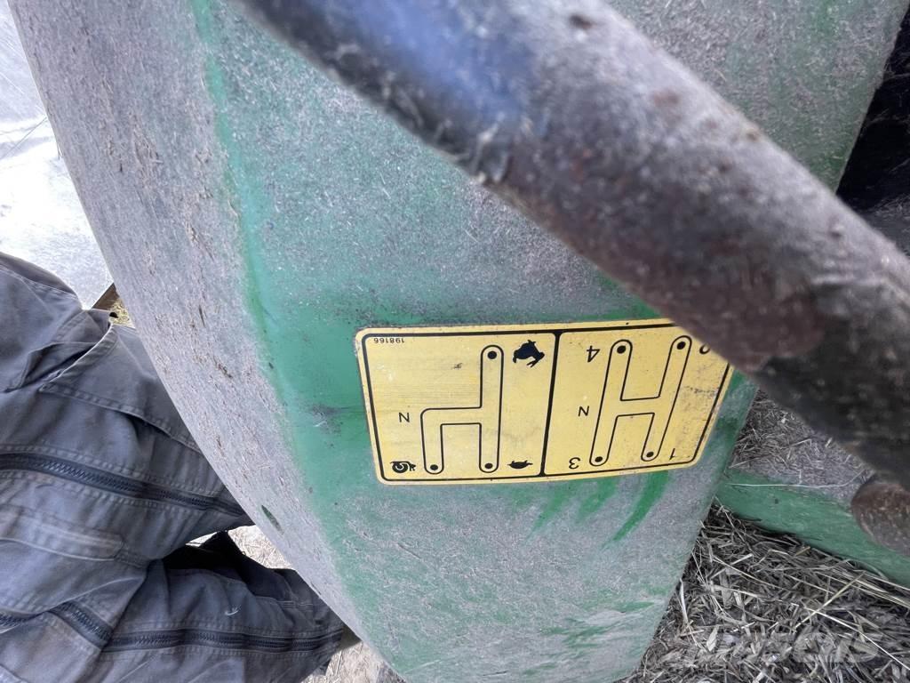 John Deere 5215 Tractors