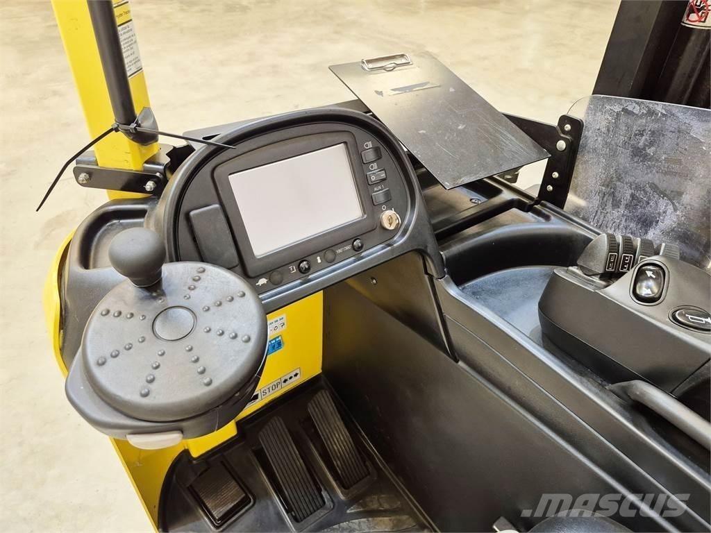 Hyster R1 6 HD Reach truck