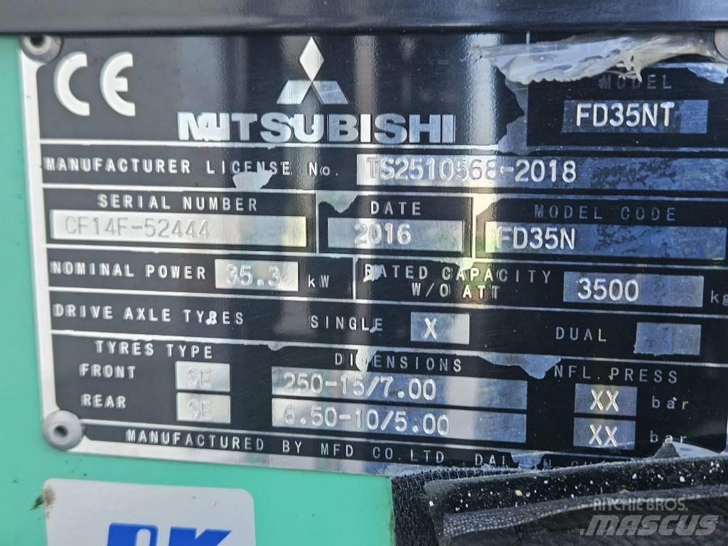 Mitsubishi FD35N Diesel trucks