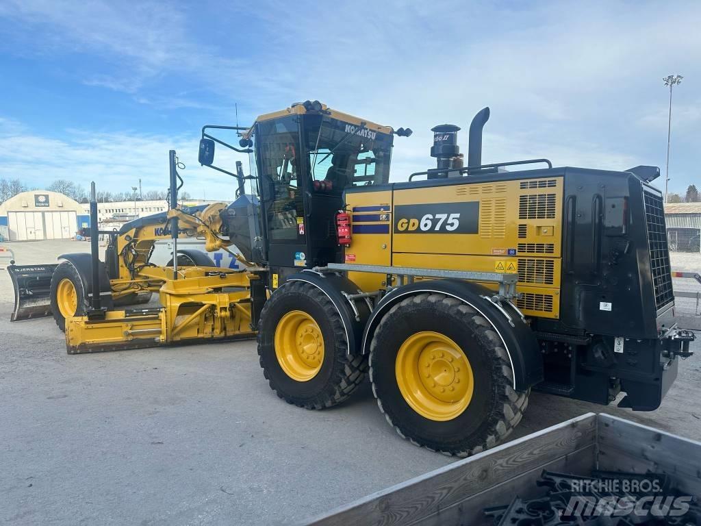 Komatsu GD675-7E0 Graders