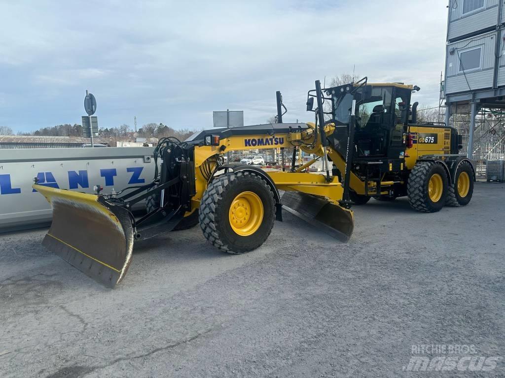 Komatsu GD675-7E0 Graders