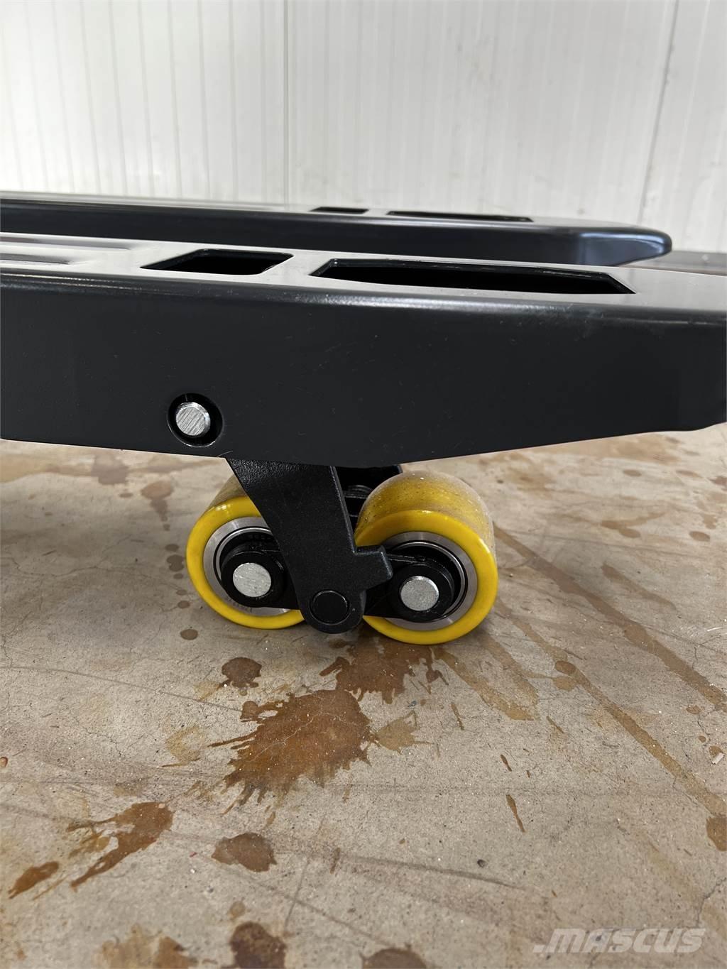 Linde MT12 Pedestrian stacker