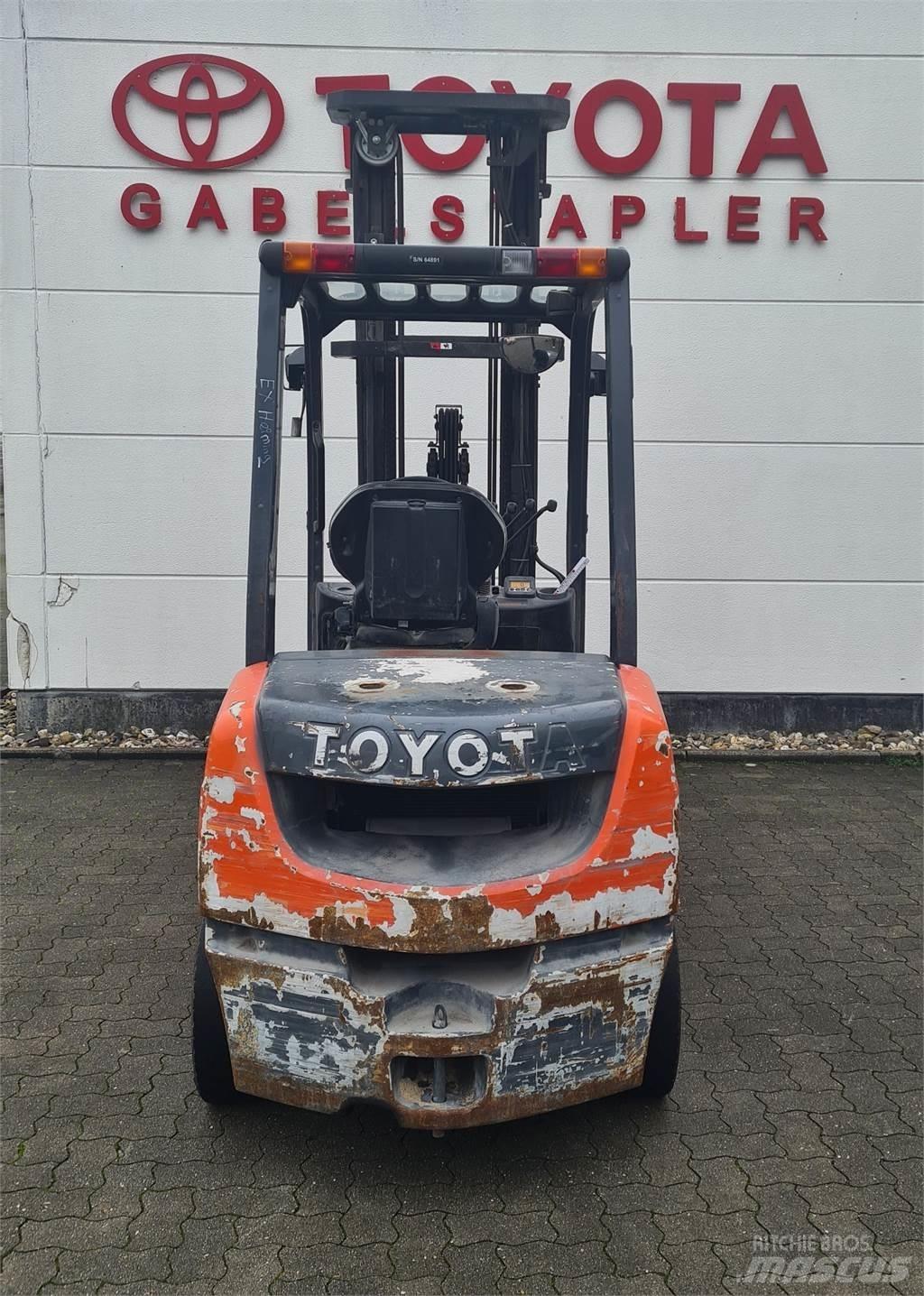 Toyota 02-8FDF30 Diesel trucks