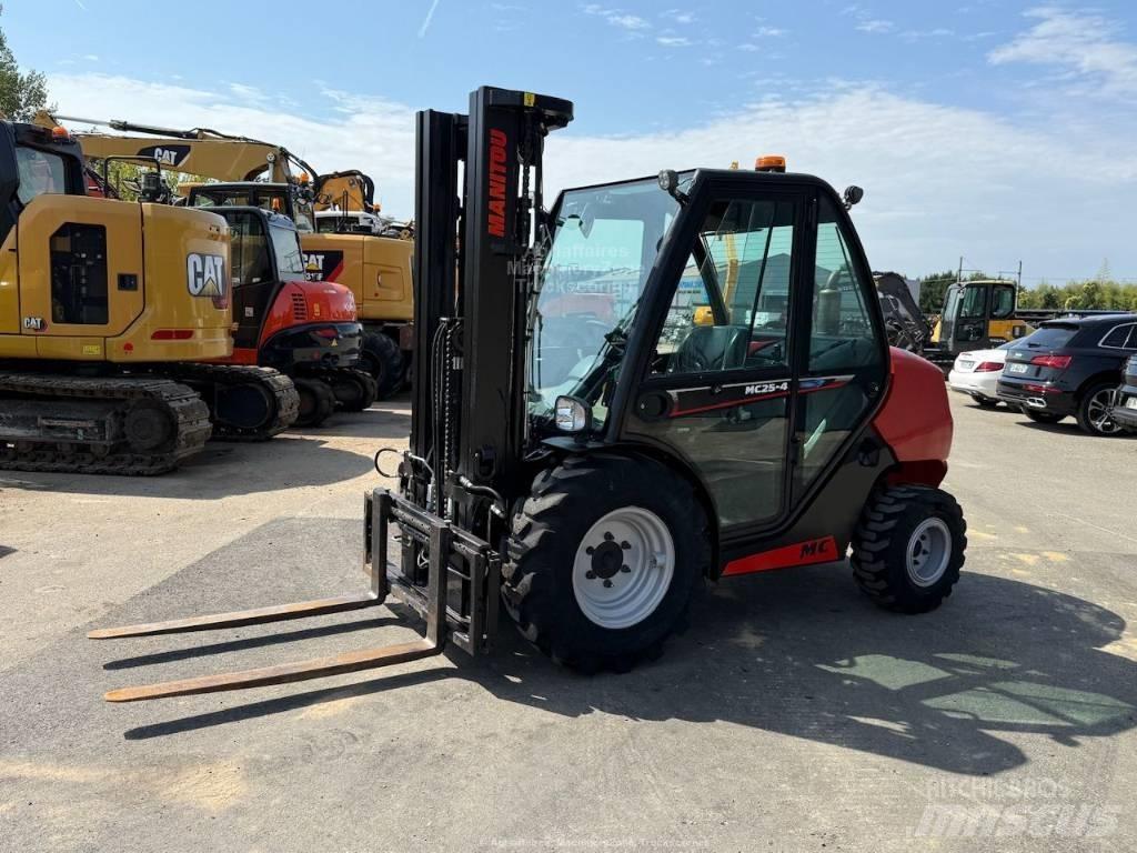 Manitou MC 25 Rough terrain truck