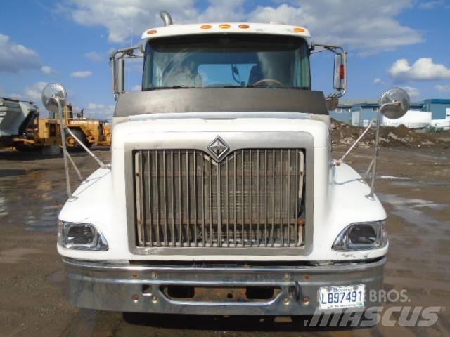 International 9400 i Prime Movers