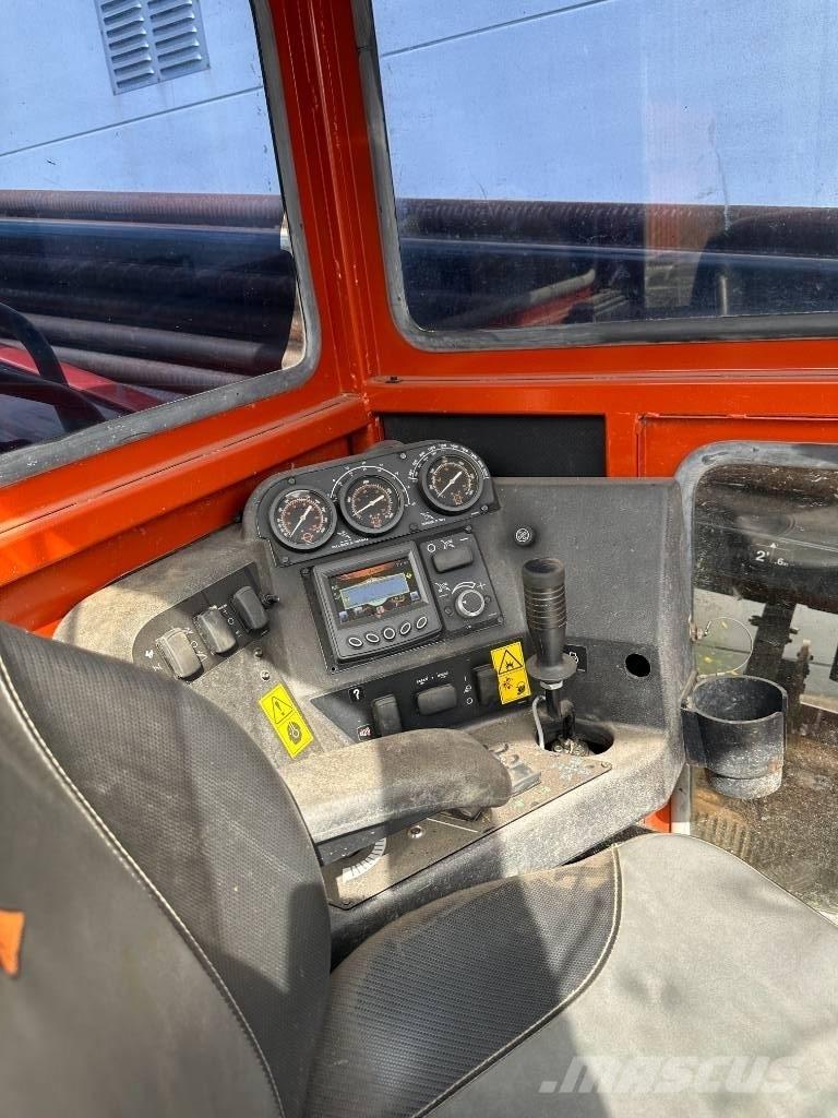 Ditch Witch JT 20 Horizontal drilling rigs